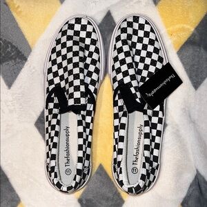 Thefashion­supply Black & White Checkerboard Slip-On Sneakers